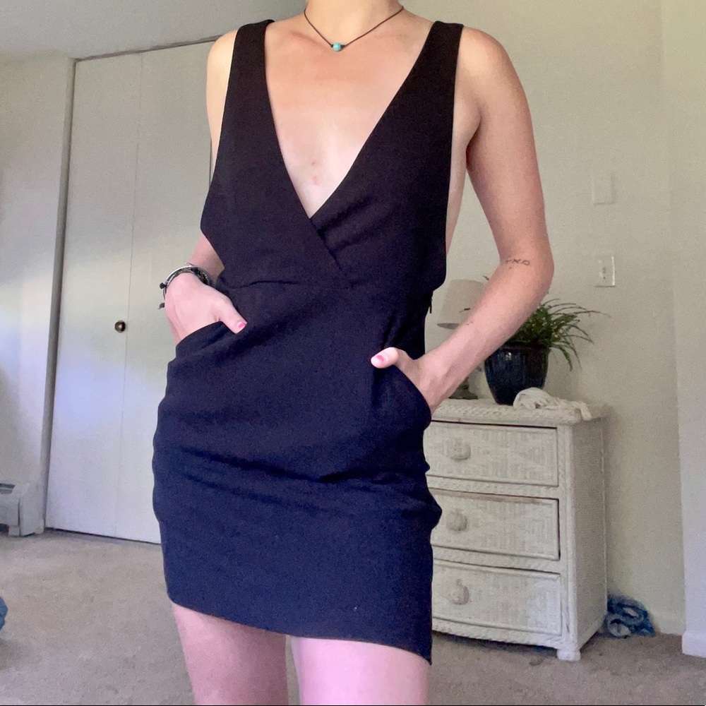 EXTRA LOW CUT CASUAL COCKTAIL DRESS H&M WITH POCKETS